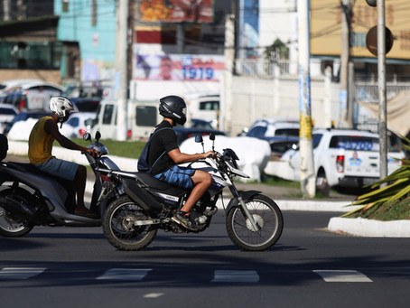 Adesão da população de Belo Horizonte ao isolamento social medida pelo número de carros nas ruas