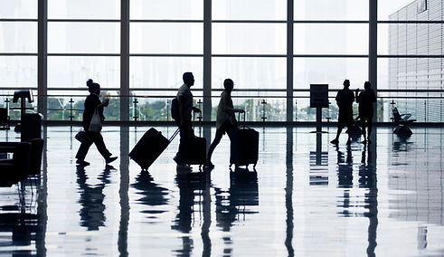 Silhuet af lufthavnsrejsende