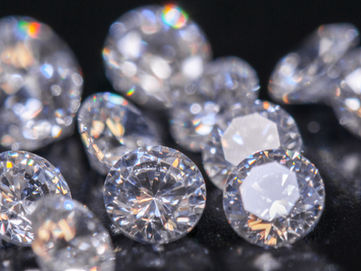 Diamante: Brillo, Pureza y Conectividad