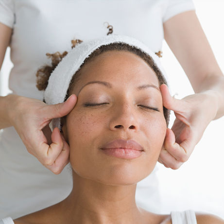 Femme recevant un massage