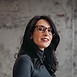 Femme d'affaire utilisant un cachet electronique