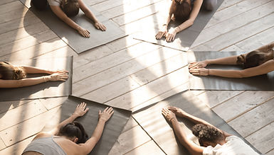 Yoga klass barn pose