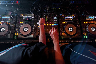 DJ adjusting equipments