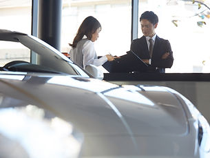 自動車ディーラーでの接客