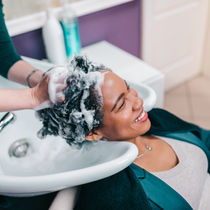 Ladies Beauty Salon in Airoli
