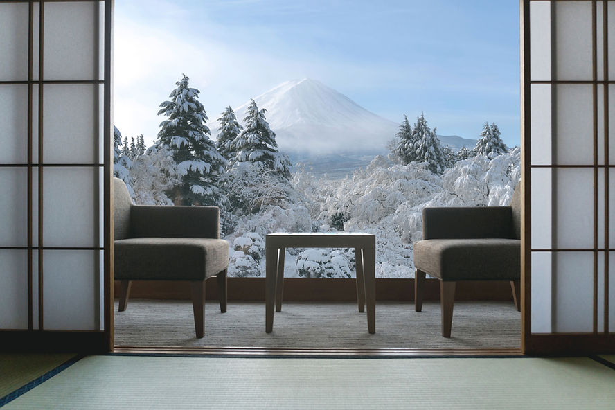 雪山を臨む冬のリゾート