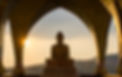Buddha-Statue bei Sonnenuntergang