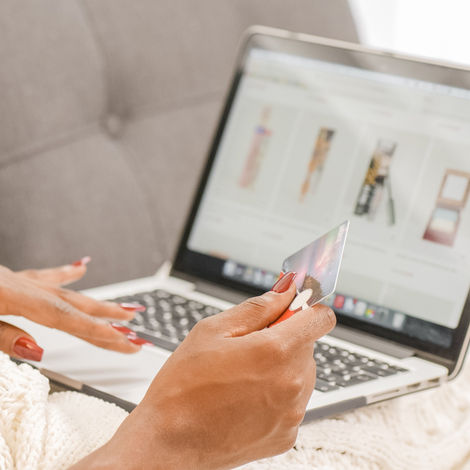 Enhancing E-commerce Websites with Apple Pay