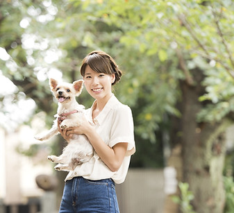 犬と女性