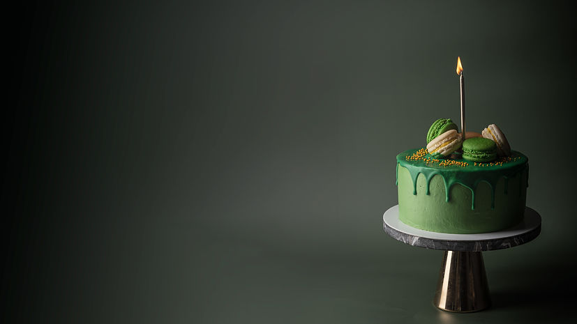 Green Cake Display