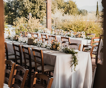 Tables de réception pour mariage en plein air