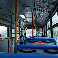 À l'intérieur d'un bus