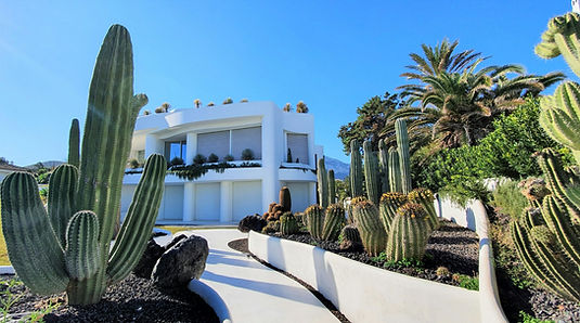 Casa moderna en el desierto