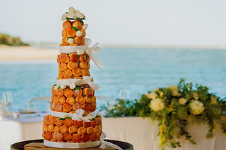 Pièce montée avec vue sur la mer