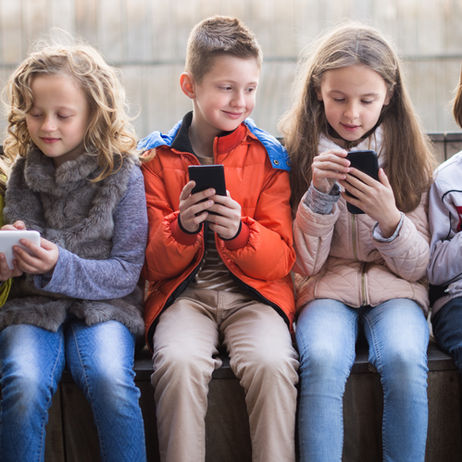 Addiction des enfants et des adolescents au téléphone : comment s'en libérer avec la sophrologie