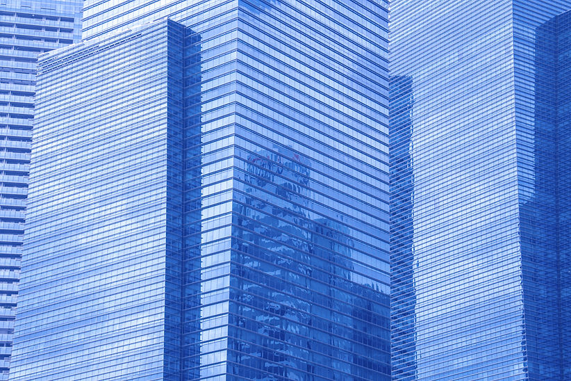 Edificios de oficinas azules