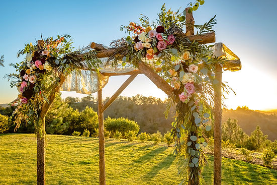 Arco de boda rústico