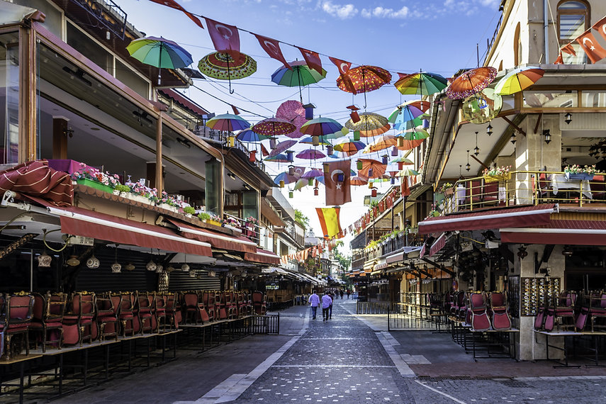 Istanbul_AdobeStock_214335630