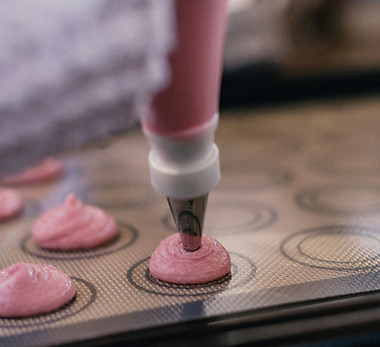 Biscuits roses décorés