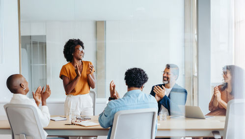 धक्का दे कर तो देखिए, शायद दरवाज़ा खुला हुआ हो…