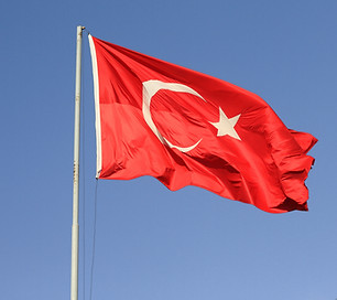 Gönderde Türk Bayrağı