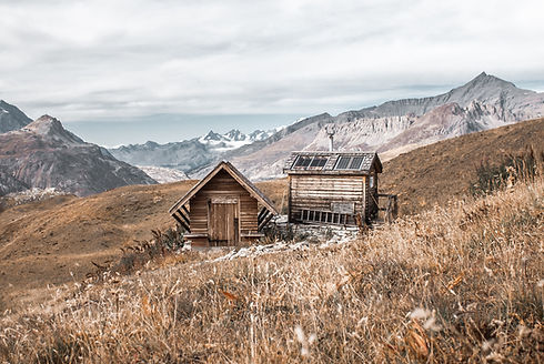 1883 Foods Wooden Hut