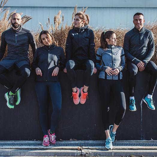 Grupo en ropa deportiva