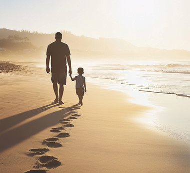 Duo de promenade sur la plage