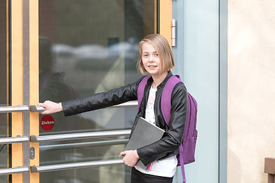 Mädchen an der Schule