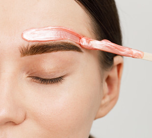 Épilation des sourcils