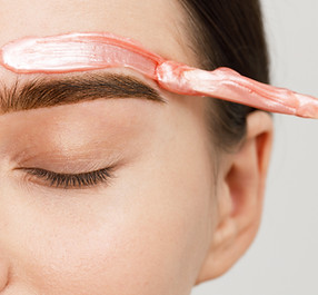 Épilation des sourcils