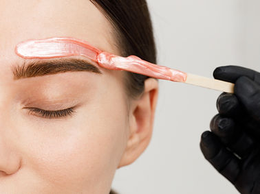 Augenbrauen-Haarentfernung