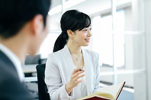 ミーティング中の女性