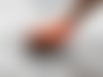 İnşaat veya tadilat sonrası en çok kirlenen yüzeylerin başında fayans ve seramik zeminler gelir. Özellikle banyo, mutfak ve balkon gibi alanlarda biriken inşaat tozu, derz artıkları, çimento kalıntıları, silikon lekeleri ve boya damlaları profesyonel temizlik gerektirir. 