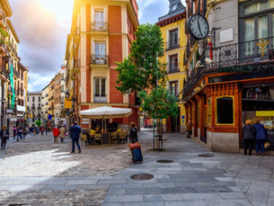 Valencia: How to Land Without Losing Yourself