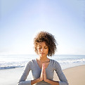 Meditando en la playa