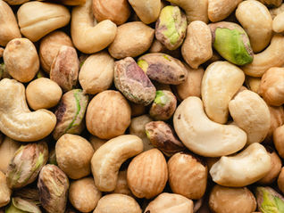 Do Nuts Make You Gain Weight? The Truth (Best & “Worst” Nuts)