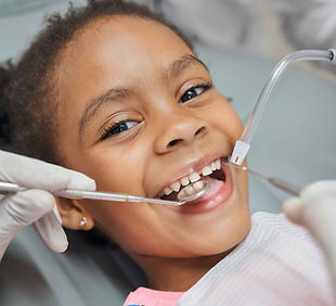 Enfant chez le dentiste