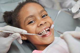 Criança no dentista