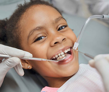 Enfant chez le dentiste