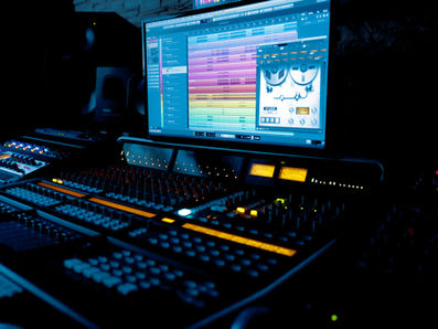 Artificial Intelligence in Music Composition for Media