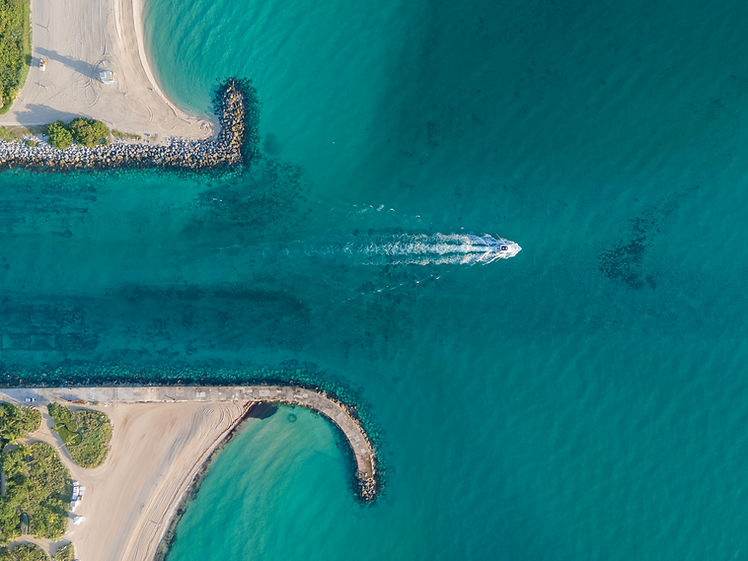 Yacht cruising in Los CABOS