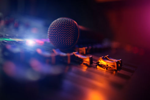 Digital mixer and microphone