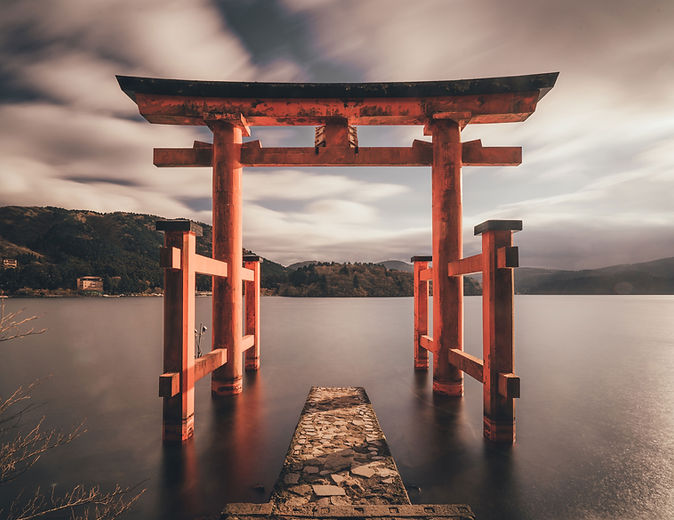 Puerta del santuario japonés