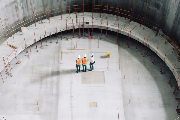 Architekten auf der Baustelle