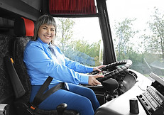 Heureux chauffeur de bus