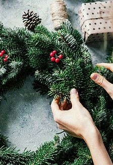 Making Fir Wreath