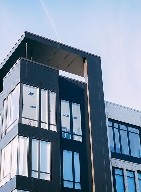 Vous souhaitez investir dans un immeuble rénové et recherchez le meilleur financement hypothécaire ? En tant que courtier hypothécaire expérimenté, je vous accompagne pour trouver la solution de financement idéale pour votre projet immobilier. Un immeuble rénové est un investissement de choix qui requiert une analyse financière optimale pour bénéficier des meilleures conditions. Que ce soit pour un prêt hypothécaire pour l'achat d'un immeuble rénové ou pour un refinancement, je vous offre un accompagnement personnalisé pour optimiser votre financement. Contactez-moi dès aujourd'hui pour une consultation gratuite et transformons votre rêve immobilier en réalité !