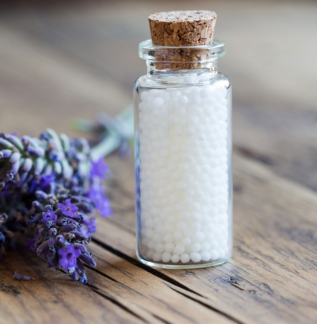 Flaschen homöopathischer Pillen