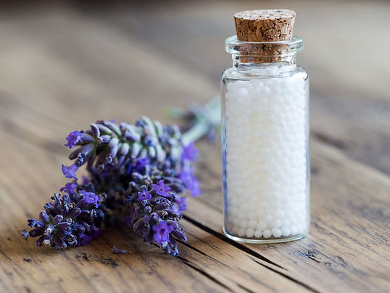 Flaschen homöopathischer Pillen